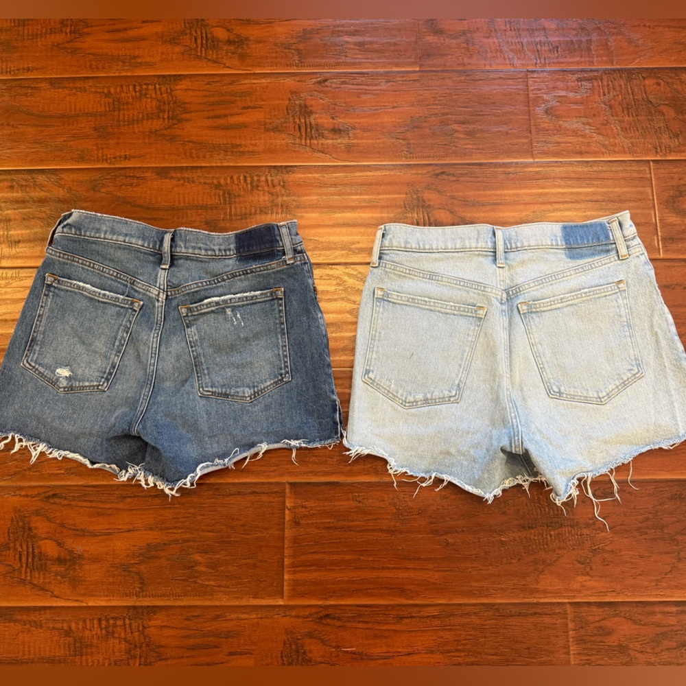 Abercrombie & Fitch Denim high rise Mom Shorts in Blue and Light Blue -sz 28 / 6